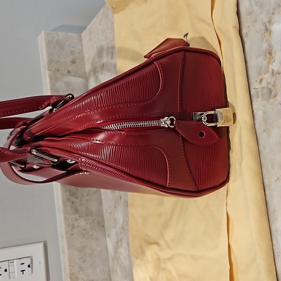Red Epi Leather Louis Vuitton Montaigne Bowling Bag GM - Picture 2 of 10